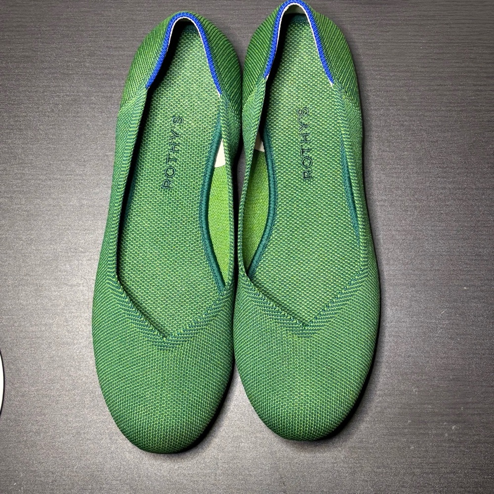 Rothy’s wicked Emerald Green (retired Basil color)  excellent condition